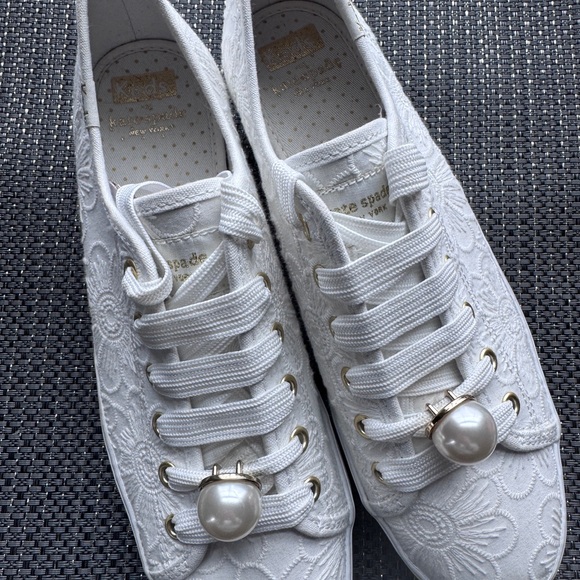 Keds X Kate Spade Shoes - Kate Spade Triple Kick Floral Eyelet & Pearl Sneakers Bridal NEW White Size 8